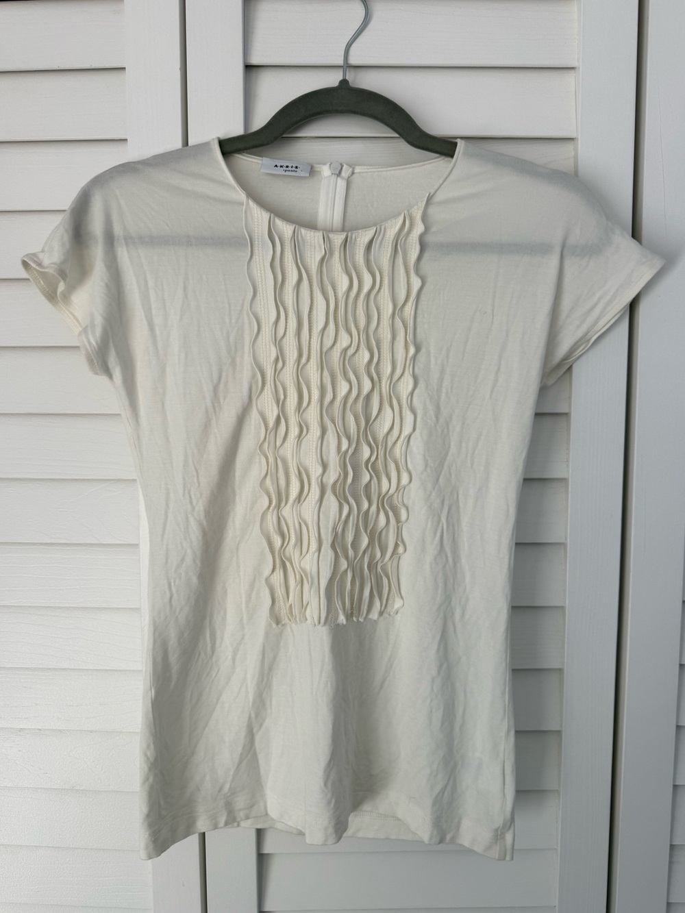 Akris Punto Cream Short Sleeve Top w/ Front Ruffle, Modal, Size 6, Office
